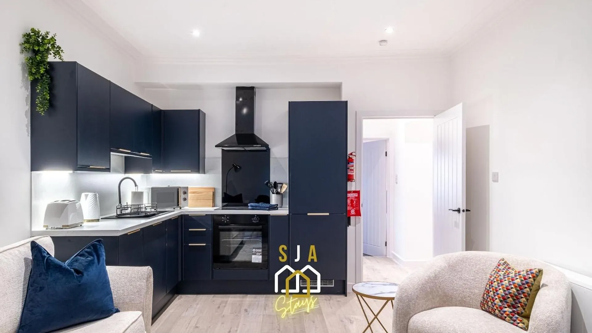 Holburn Hideaway - Sja Stays - Modern 2 Bed Apartment Aberdeen 0*,  Egyesült Királyság