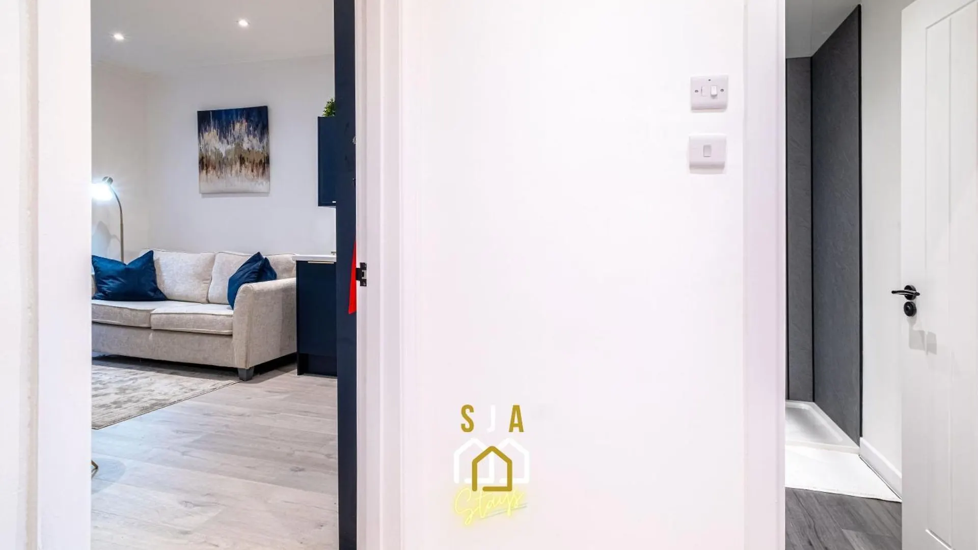 Holburn Hideaway - Sja Stays - Modern 2 Bed Apartment Aberdeen