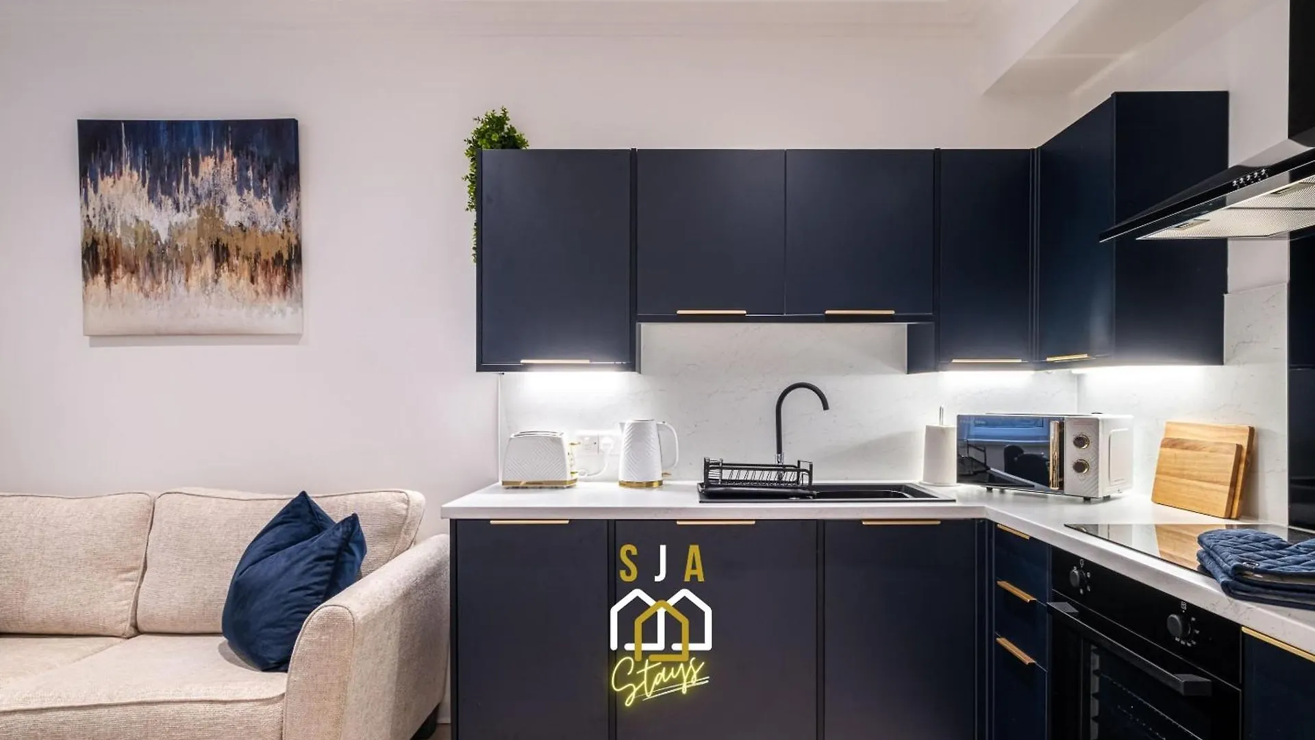 Holburn Hideaway - Sja Stays - Modern 2 Bed Apartment Aberdeen